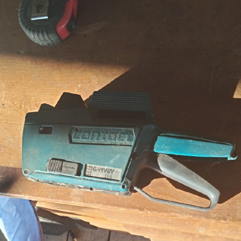 Garvey Label Gun in Teal and Black